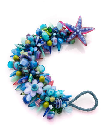 Glass bead bracelet in blues
